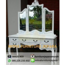 Meja Rias Minimalis Model Kupu Kupu