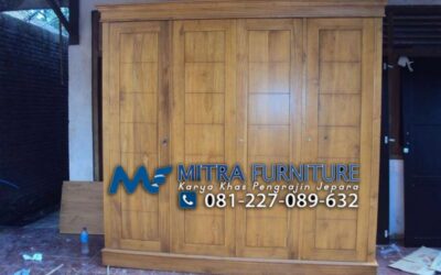Lemari Pakaian 4 Pintu