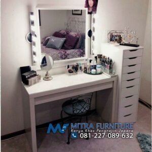 Meja Rias Minimalis Modern Warna Putih