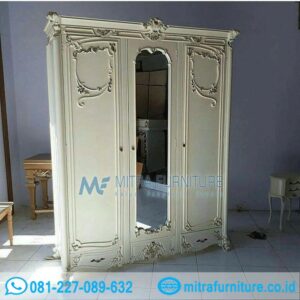 Lemari Pakaian Klasik 3 Pintu