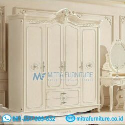 Lemari Pakaian Mewah 4 Pintu