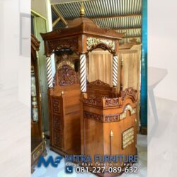 Mimbar Masjid Ukir Jepara