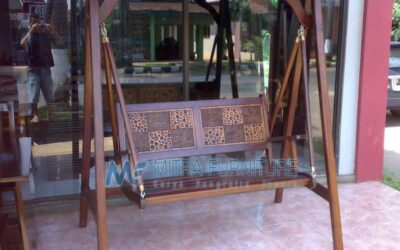 Kursi Ayunan Taman Kayu Jati