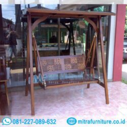 Kursi Ayunan Taman Kayu Jati