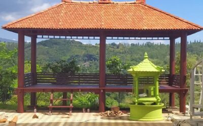 Gazebo Jati Halaman Rumah