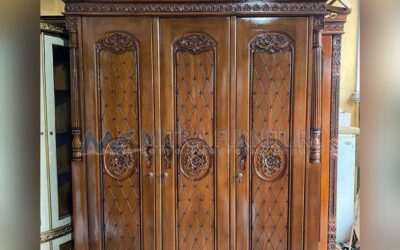 Almari Pakaian Jati Ukir 3 Pintu