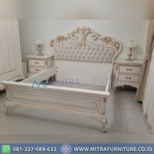 Tempat Tidur Mewah Ukir Terbaru