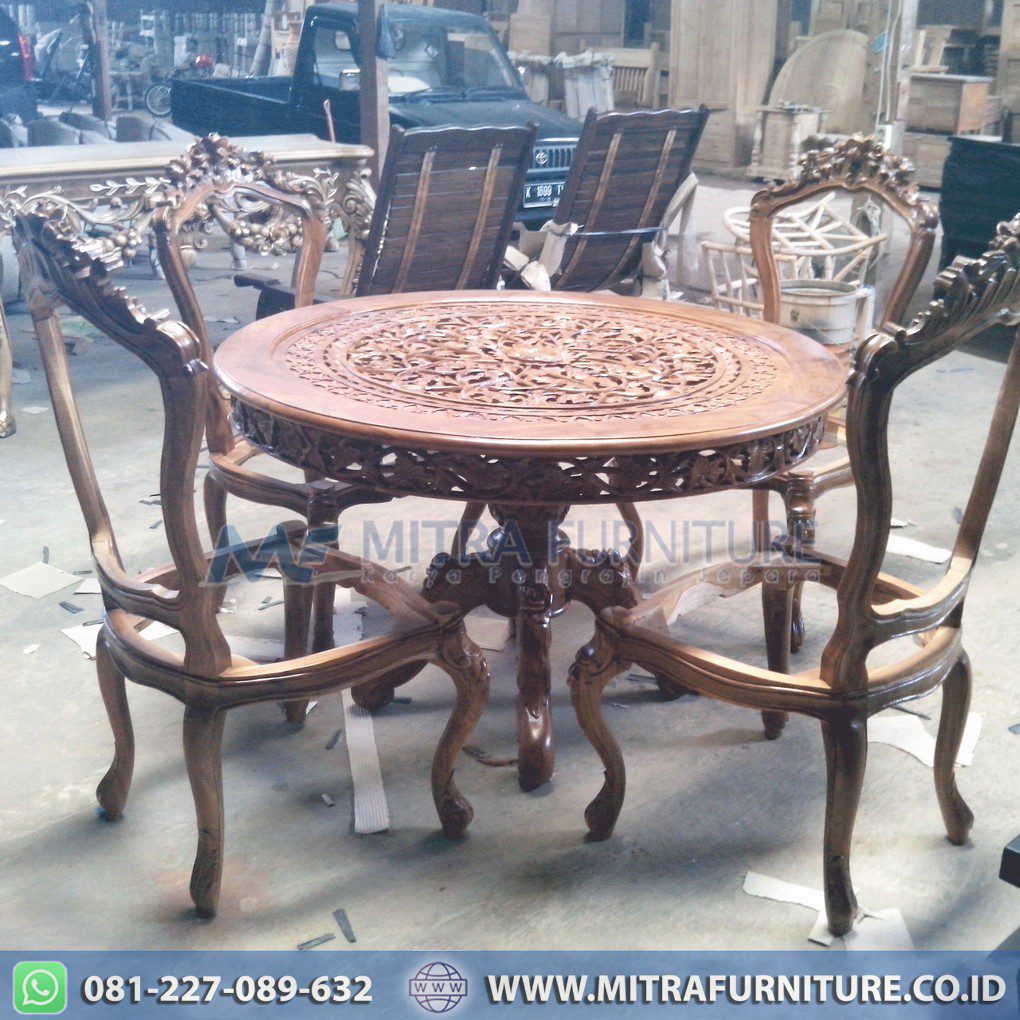 Set Meja Makan Mewah Ukiran