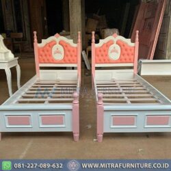 Tempat Tidur Anak Kembar