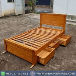 Ranjang Minimalis Jati