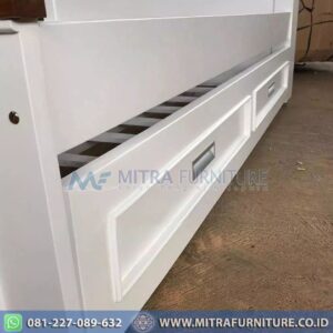 Tempat Tidur Minimalis Laci
