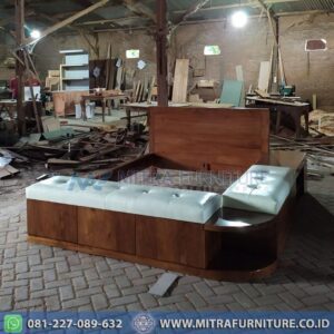 Ranjang Minimalis Kayu Solid