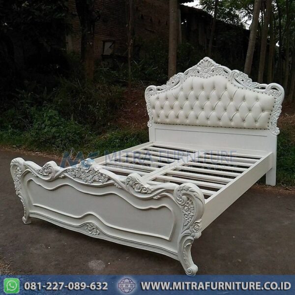 Tempat Tidur Mewah Classic Modern