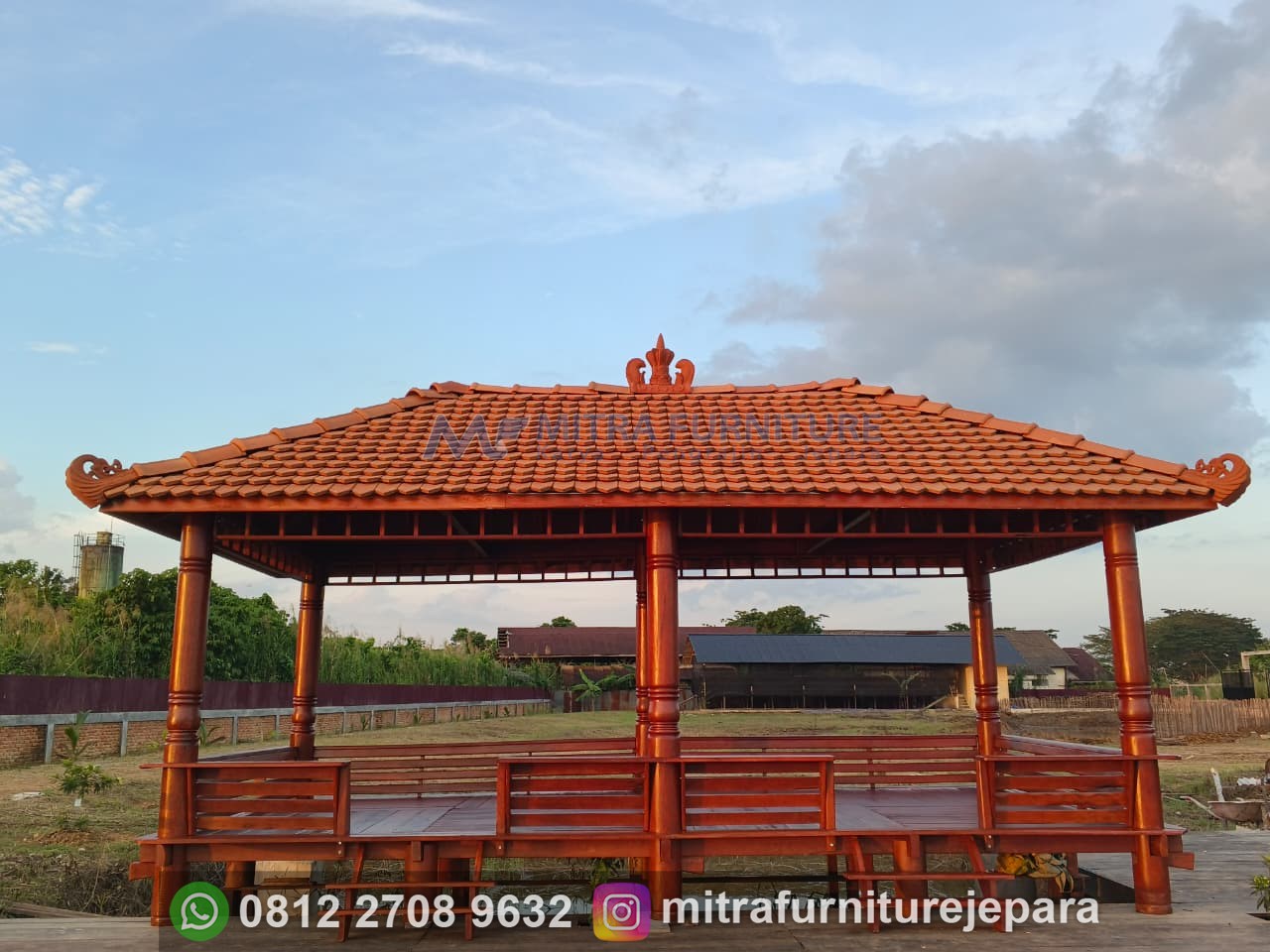 Gazebo Minimalis Model Cincin Ukuran 3x6 Bahan Kayu Kelapa dan Mahoni Atap Genteng Sirap 1