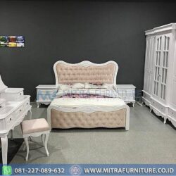 Set Kamar Tidur Mewah Elegan