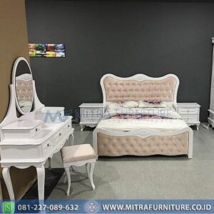 Set Kamar Tidur Mewah Elegan