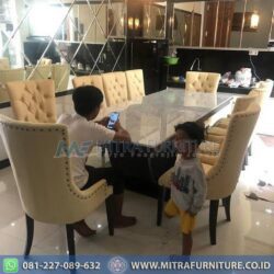 Set Meja Makan Mewah Elegan