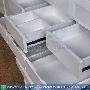 Meja Rias Minimalis Elegan