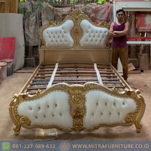 Tempat Tidur Mewah Ukir Jepara Gold