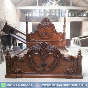 Tempat Tidur Mewah Jati Solid Ukir