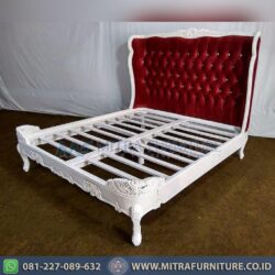 Tempat Tidur Mewah Elegan Red Bludru