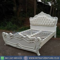 Tempat Tidur Mewah Classic Modern