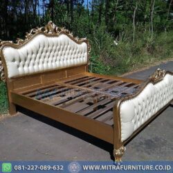 Tempat Tidur Mewah Gold Jok Putih