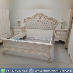 Tempat Tidur Mewah Ukir Terbaru