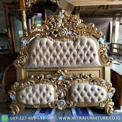 Tempat Tidur Mewah Ukir