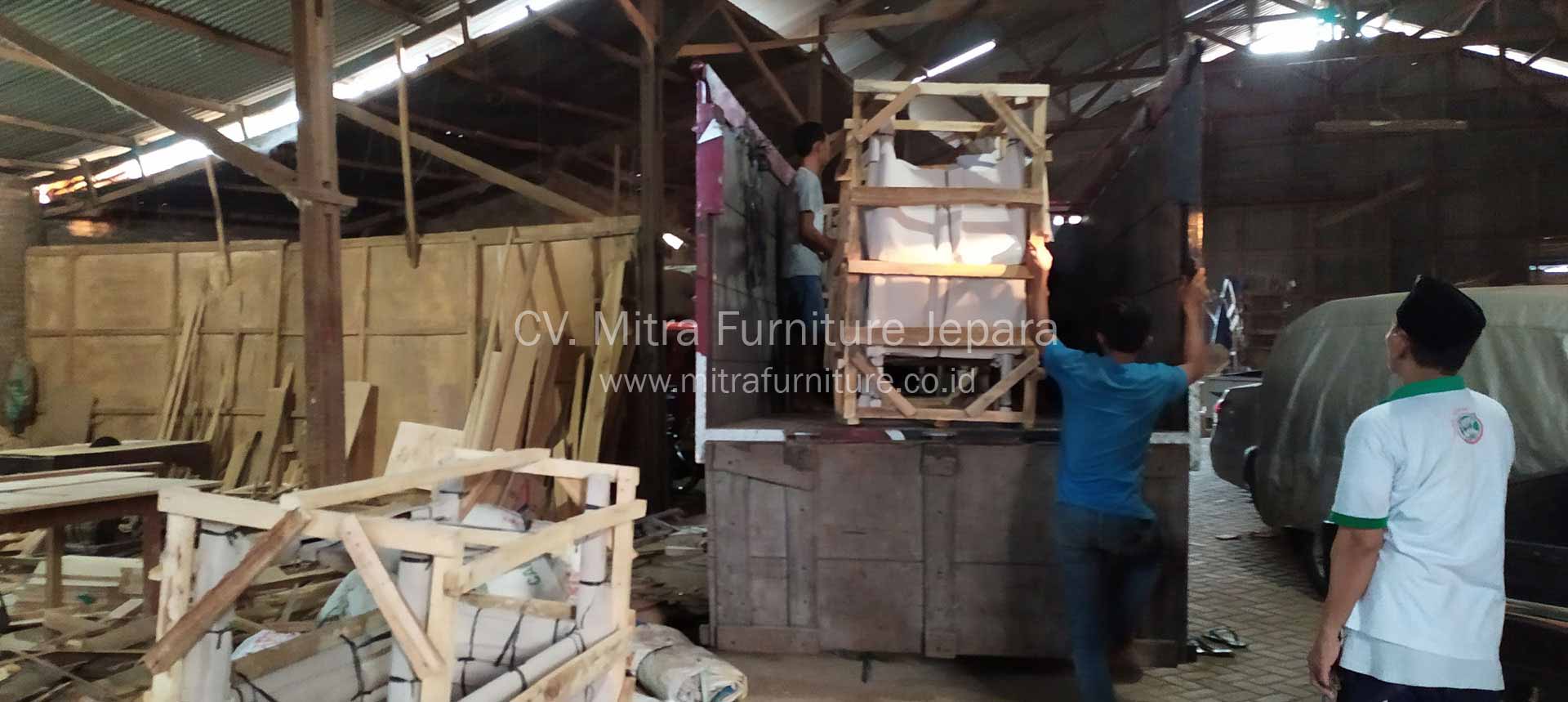 Packing-palet-kayu-pengiriman-jakarta-mitra